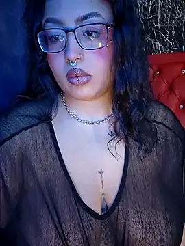 Snapshot of TattooedJenn chatting on February 22, 2025, 11:46 pm TattooedJenn online show from February 22, 2025, 11:46 pm