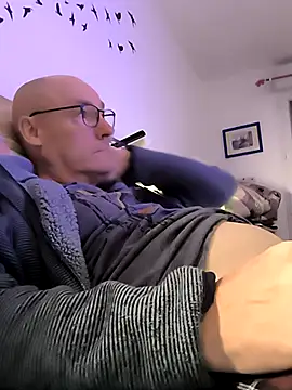 bogland33 online show from November 4, 2025, 8:41 pm