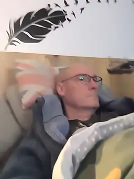 bogland33 online show from November 12, 2025, 8:41 pm