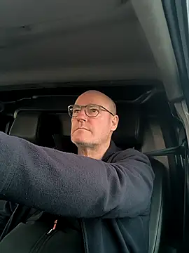 bogland33 online show from April 2, 2026, 4:48 pm