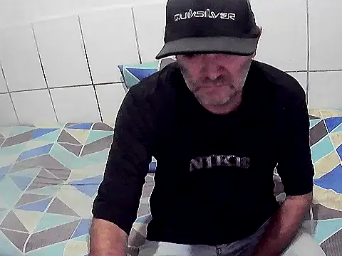 pierdona online show from November 19, 2025, 7:58 pm