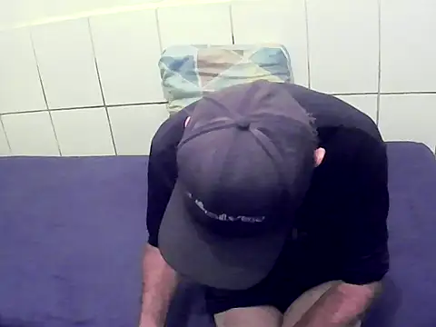 pierdona online show from February 3, 2026, 7:52 pm