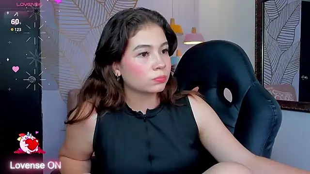 KarenPautt online show from January 12, 2025, 6:05 pm