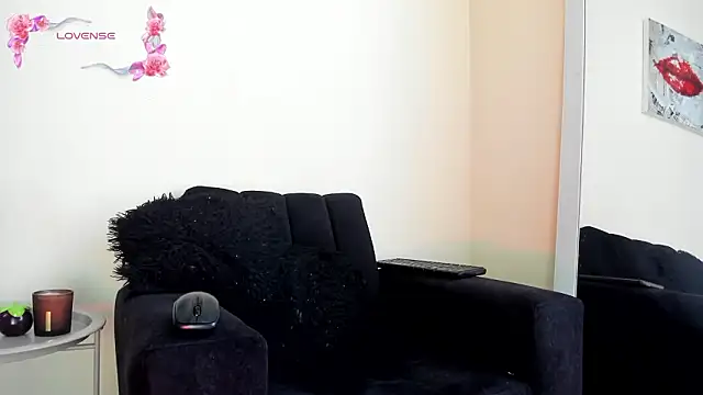 its  angelica  online show from March 6, 2026, 7:10 pm