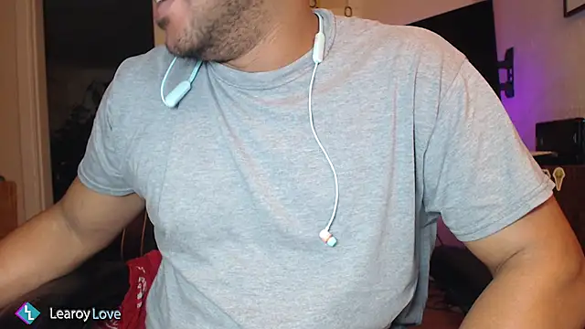 Snapshot of Learoy_Love chatting on December 5, 2024, 5:59 am Learoy Love online show from December 5, 2024, 5:59 am