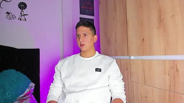 ANDREZALVAREZ online show from December 19, 2024, 4:45 am