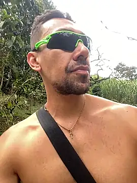 Snapshot of dantedesirexx chatting on January 10, 2025, 6:17 pm dantedesirexx online show from January 10, 2025, 6:17 pm