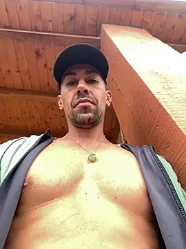 Snapshot of dantedesirexx chatting on February 28, 2025, 8:39 pm dantedesirexx online show from February 28, 2025, 8:39 pm