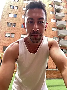 dantedesirexx online show from May 26, 2026, 4:58 pm