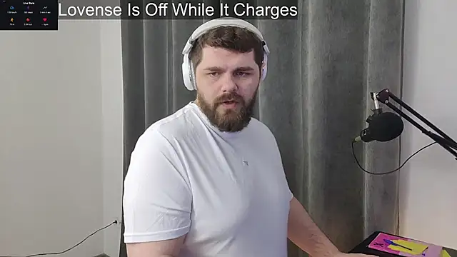 Snapshot of KingMarti chatting on December 14, 2025, 10:31 am KingMarti online show from December 14, 2025, 10:31 am