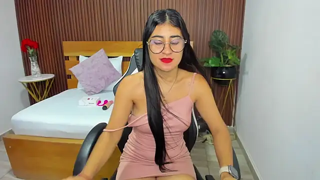 evelin leroy online show from March 8, 2025, 12:09 pm