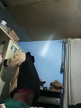 Snapshot of Elvishcassie_ chatting on October 14, 2025, 12:44 am Elvishcassie online show from October 14, 2025, 12:44 am