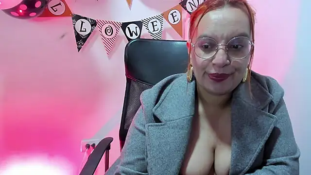 RoxieJackson online show from October 25, 2025, 5:04 am