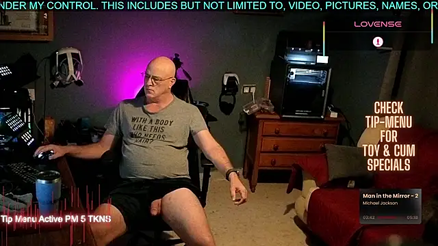 Snapshot of Pilot_Dave_69 chatting on October 6, 2025, 4:32 am Pilot Dave 69 online show from October 6, 2025, 4:32 am