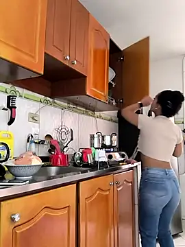 evafoxs online show from November 14, 2025, 5:11 pm