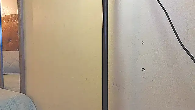 evafoxs online show from December 15, 2025, 10:36 pm