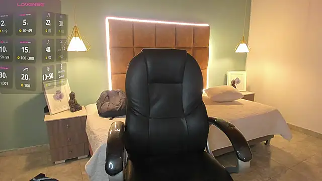 AlejooTwink online show from November 24, 2025, 1:38 am