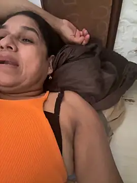 Snapshot of siri_duque chatting on November 6, 2025, 2:29 pm siri duque online show from November 6, 2025, 2:29 pm