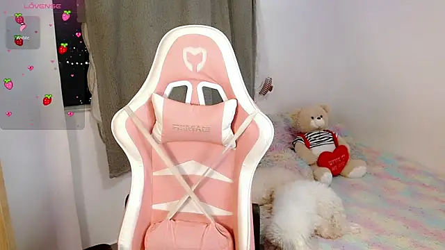 Snapshot of Kylie_martinez chatting on December 20, 2024, 3:58 am Kylie martinez online show from December 20, 2024, 3:58 am