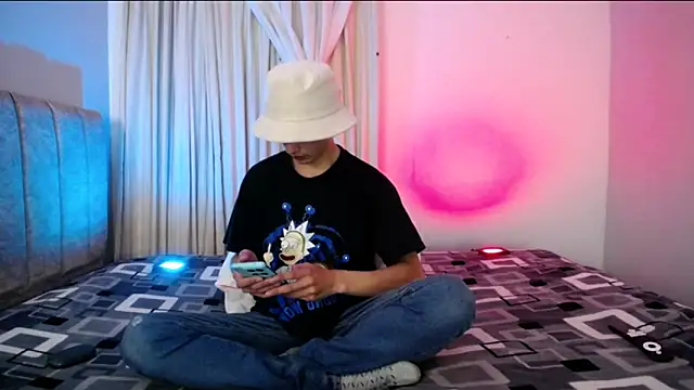 Snapshot of Yellowpokemon23 chatting on April 3, 2026, 3:37 am Yellowpokemon23 online show from April 3, 2026, 3:37 am