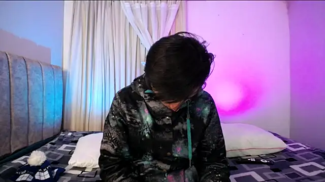 Snapshot of Yellowpokemon23 chatting on April 8, 2026, 2:33 am Yellowpokemon23 online show from April 8, 2026, 2:33 am