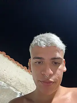 Leo bunny hot online show from April 15, 2026, 3:13 am