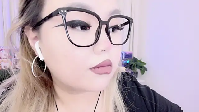 Snapshot of amelia_sunlight chatting on March 20, 2025, 11:45 pm amelia sunlight online show from March 20, 2025, 11:45 pm