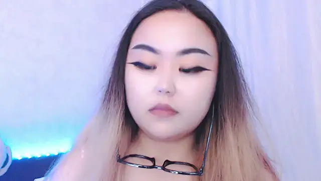 Snapshot of amelia_sunlight chatting on June 26, 2026, 5:06 pm amelia sunlight online show from June 26, 2026, 5:06 pm