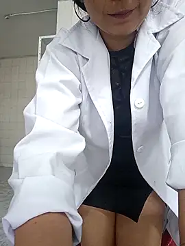 Megan jennerr online show from November 28, 2025, 2:31 pm