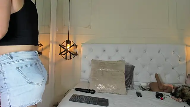 Snapshot of Slut_Milf_ chatting on January 6, 2025, 6:41 pm Slut Milf  online show from January 6, 2025, 6:41 pm