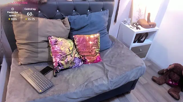 Snapshot of Slut_Milf_ chatting on February 22, 2025, 7:47 pm Slut Milf  online show from February 22, 2025, 7:47 pm