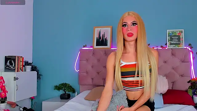 Snapshot of Ladanny_ chatting on January 15, 2025, 5:50 am Ladanny online show from January 15, 2025, 5:50 am