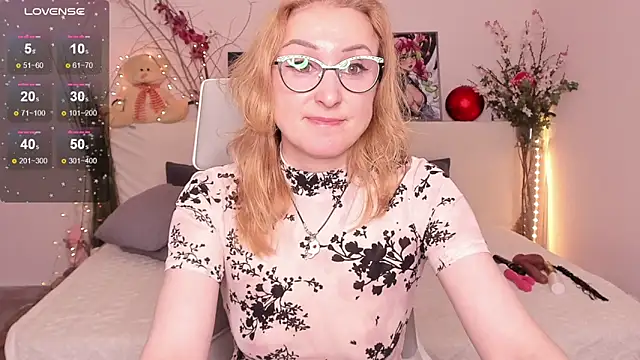 MadissonKiss online show from November 5, 2025, 2:44 am