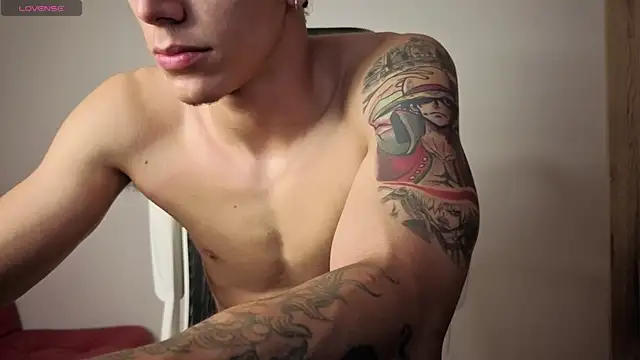 Cristopher23  online show from December 16, 2025, 9:36 am