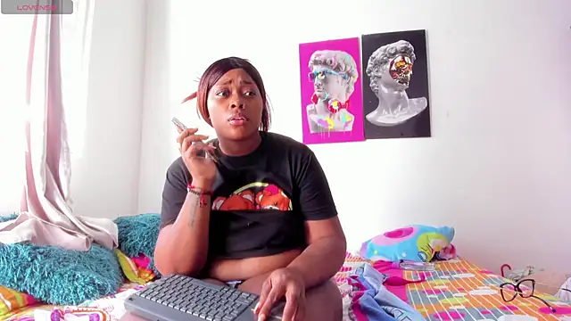 Lilybaudinx96 online show from November 14, 2025, 8:07 pm