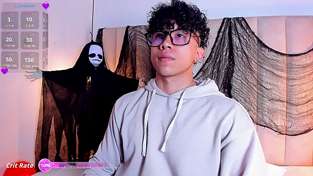 AkazaBoy  online show from October 31, 2025, 5:41 am