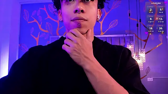 AkazaBoy  online show from April 8, 2026, 4:45 am