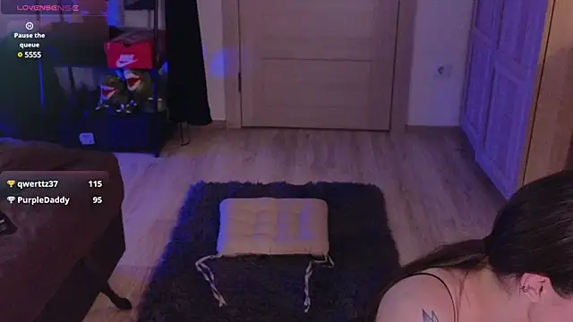 Snapshot of Space_X_Roxy_ chatting on December 1, 2024, 11:04 pm Space X Roxy online show from December 1, 2024, 11:04 pm