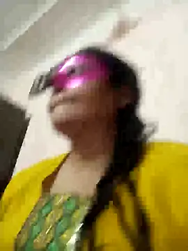 Snapshot of Punjabi_beauty123 chatting on February 13, 2025, 9:51 am Punjabi beauty123 online show from February 13, 2025, 9:51 am