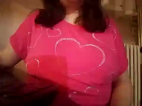 Snapshot of AalinnaK chatting on November 18, 2025, 11:14 am AalinnaK online show from November 18, 2025, 11:14 am