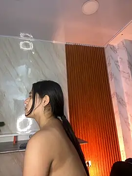 floriamANDjazmin online show from October 2, 2025, 3:13 am