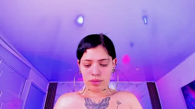 AuroraDiaz online show from December 22, 2025, 7:22 pm