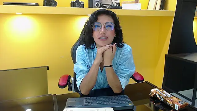 Snapshot of LeeThompson_ chatting on December 19, 2024, 8:23 pm LeeThompson online show from December 19, 2024, 8:23 pm