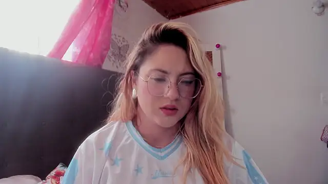 miss julietaa online show from December 2, 2025, 3:29 pm