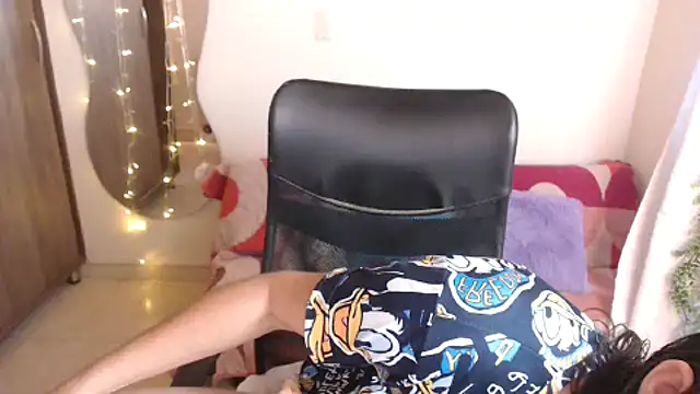 LUCY LI online show from January 11, 2025, 6:33 pm