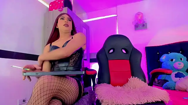 Snapshot of Hellen_moons__ chatting on November 6, 2025, 7:15 pm Hellen moons online show from November 6, 2025, 7:15 pm