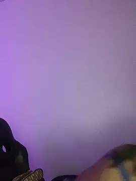 Snapshot of _18_laura chatting on January 12, 2025, 10:02 am 18 laura online show from January 12, 2025, 10:02 am