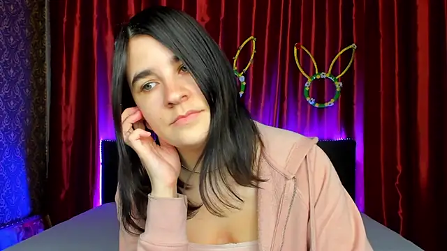  Polly Love  online show from April 11, 2026, 7:56 am