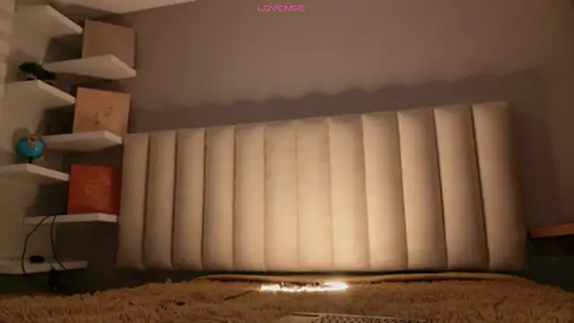 Snapshot of Megan_mooree_ chatting on April 21, 2026, 12:33 pm Megan mooree online show from April 21, 2026, 12:33 pm