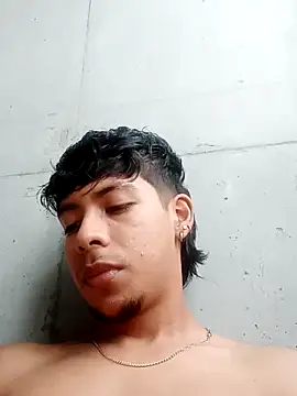 Snapshot of Elputas chatting on October 28, 2025, 3:47 pm Elputas online show from October 28, 2025, 3:47 pm
